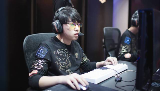 议其每周三 议其每周三